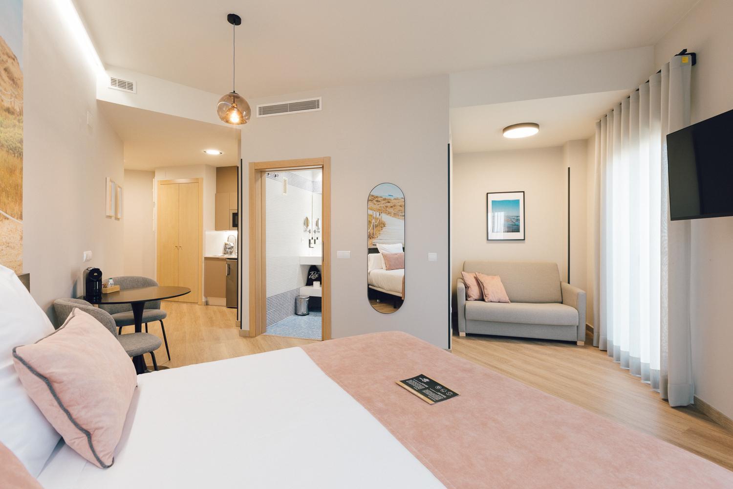 Palau Suites & Apartments — Photos 3